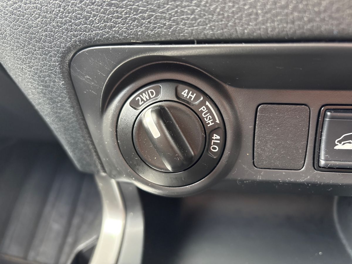 Used Nissan Navara 2020 for sale - 76373508: Photo 30