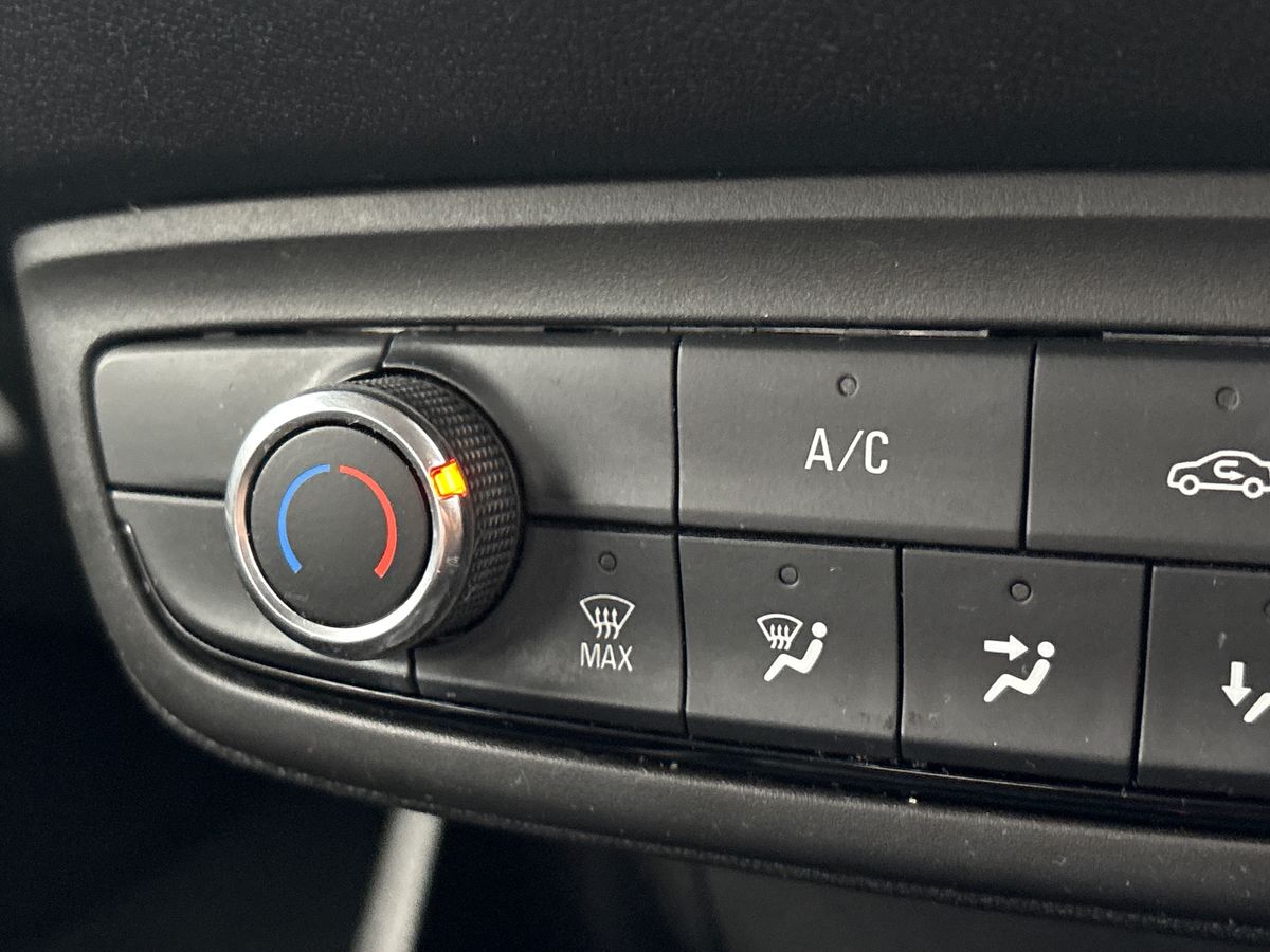 Used Vauxhall Crossland 2021 for sale - 76401537: Photo 25