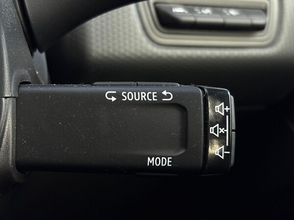 Used Renault Clio 2023 for sale - 76186091: Photo 24