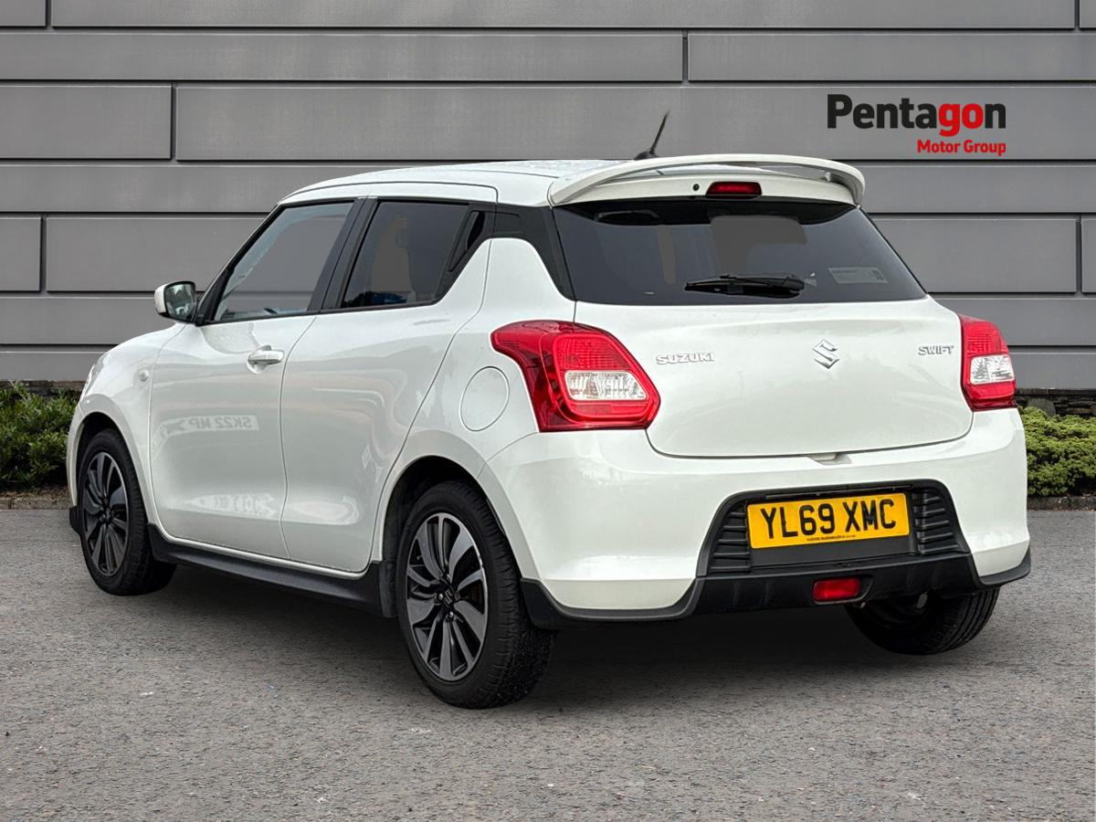 Used Suzuki Swift 2020 for sale - 76077031: Photo 2