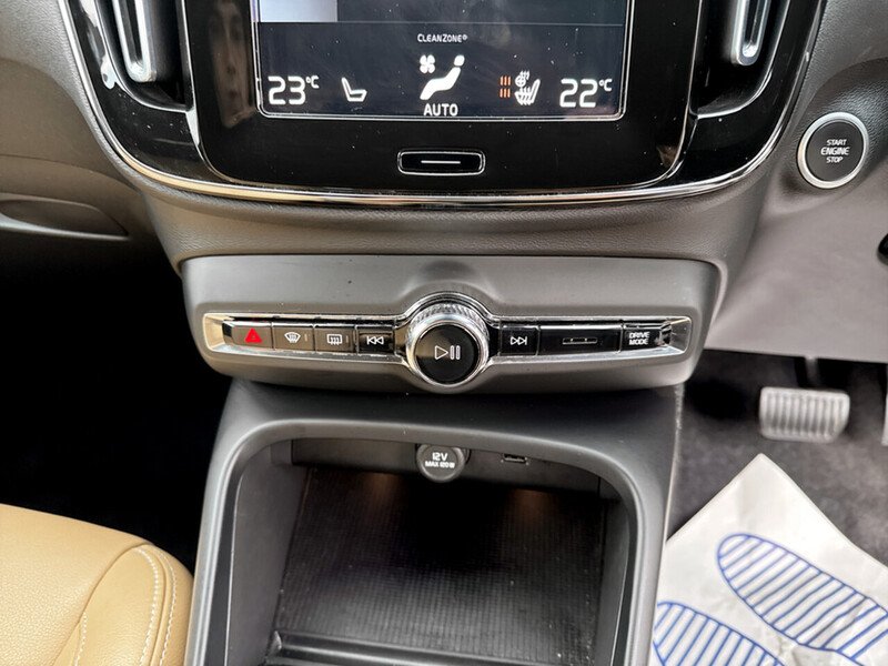 Used Volvo XC40 2021 for sale - 76329374: Photo 9