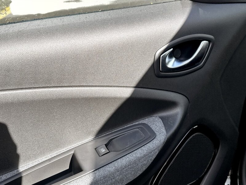 Used Renault Zoe 2022 for sale - 78060110: Photo 24