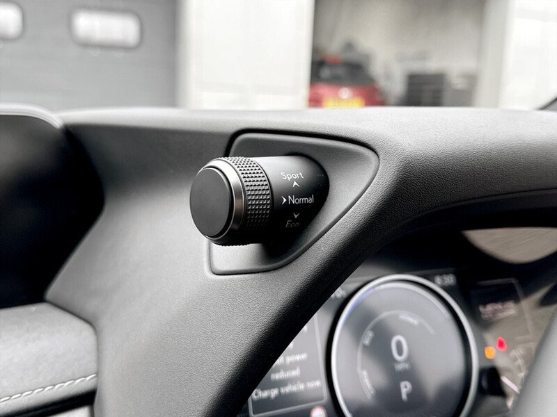 Used Lexus UX 2023 for sale - 77905977: Photo 33