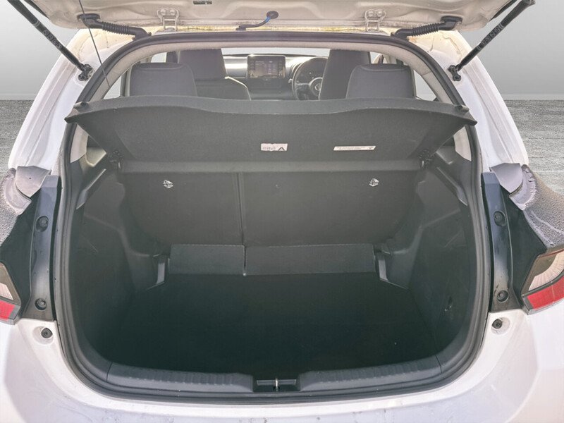 Used Toyota Yaris 2022 for sale - 76417987: Photo 30