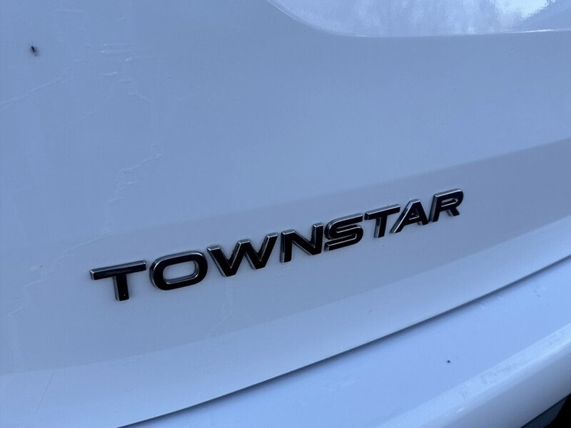 Used Nissan Other 2023 for sale - 77990161: Photo 15