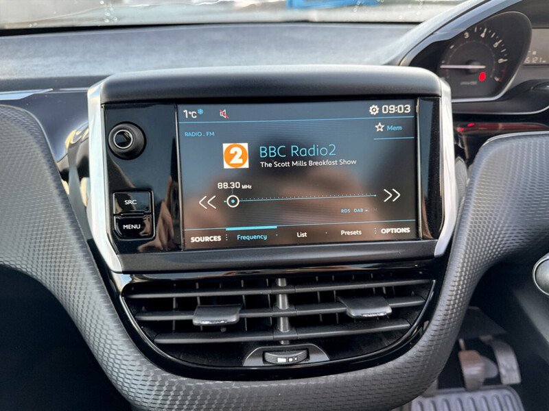 Used Peugeot 208 2018 for sale - 76643025: Photo 29