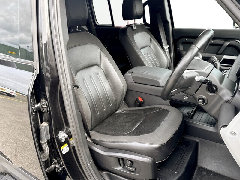 Used Land Rover Defender 2020 for sale - 76163633: Photo 32