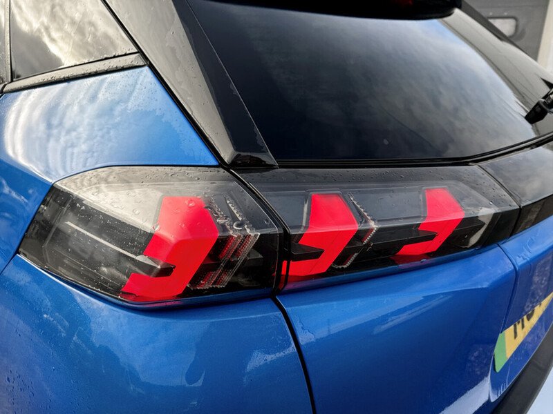 Used Peugeot E-2008 2021 for sale - 77319732: Photo 21