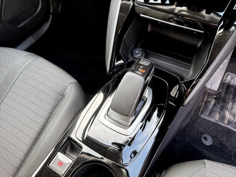 Used Peugeot E-2008 2021 for sale - 77319732: Photo 25