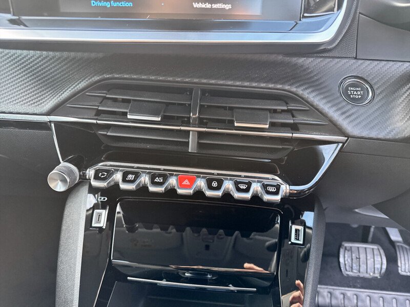 Used Peugeot E-2008 2021 for sale - 77319732: Photo 26