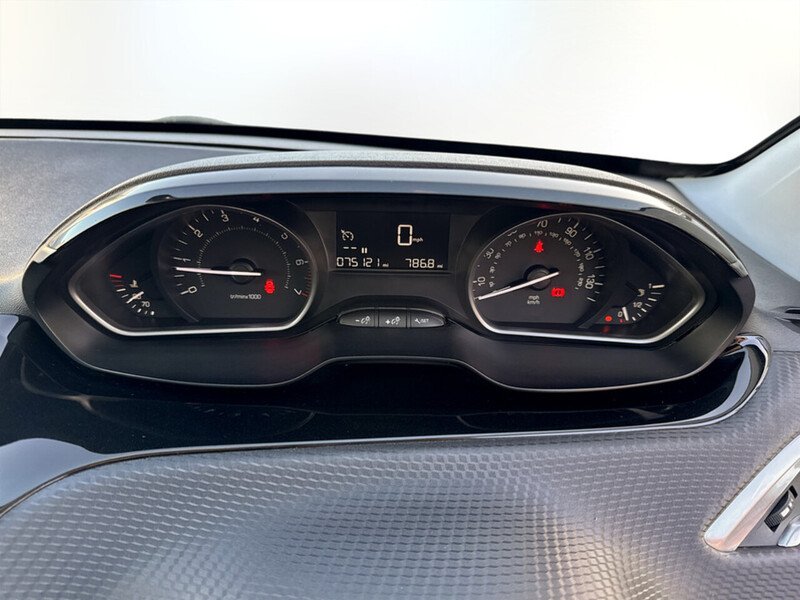 Used Peugeot 208 2018 for sale - 76768840: Photo 22