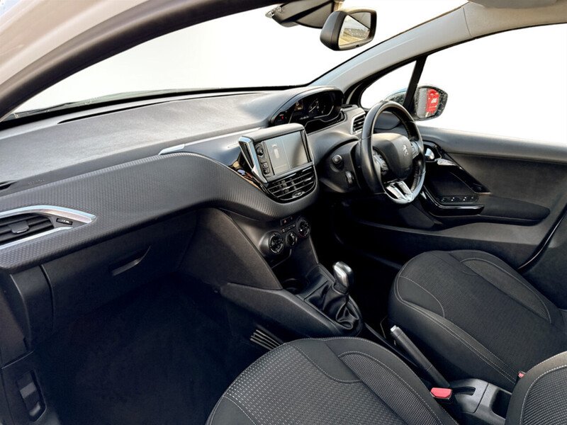 Used Peugeot 208 2018 for sale - 76768840: Photo 9