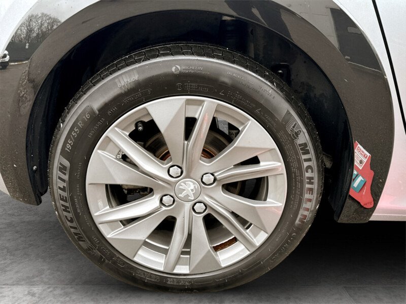 Used Peugeot E-208 2023 for sale - 77565844: Photo 31