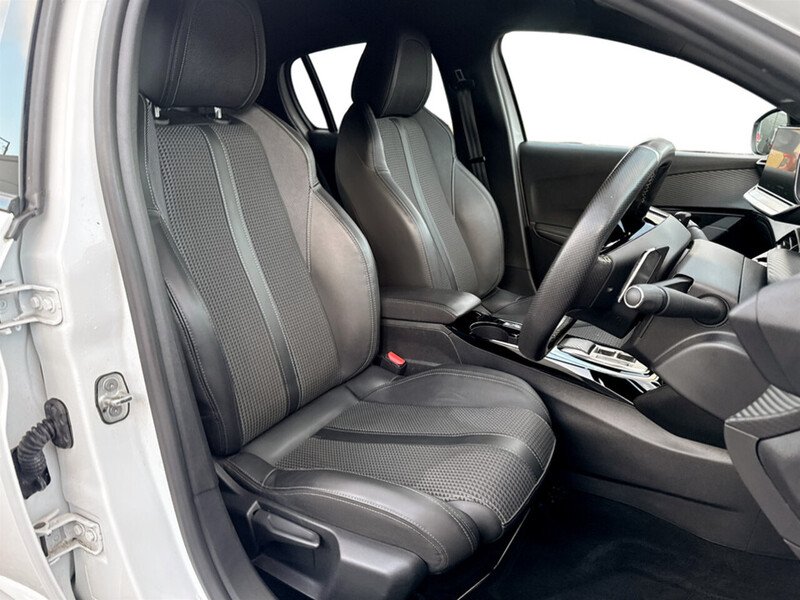 Used Peugeot 208 2023 for sale - 76969739: Photo 16