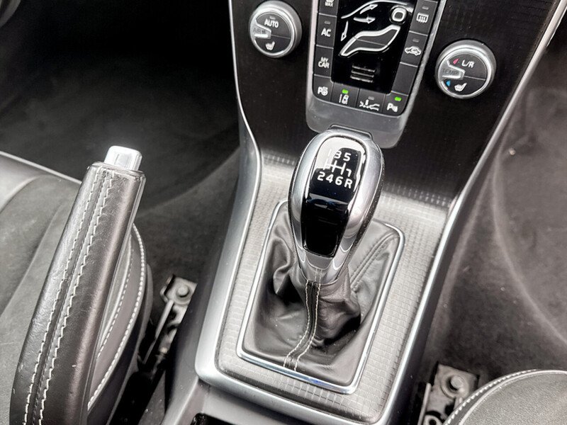 Used Volvo V40 2018 for sale - 78040225: Photo 11