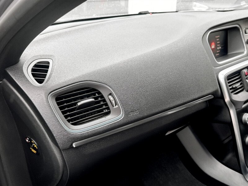 Used Volvo V40 2018 for sale - 78040225: Photo 19