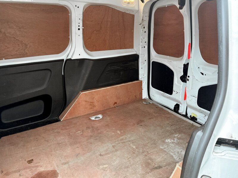 Used Peugeot Partner 2022 for sale - 77990151: Photo 9