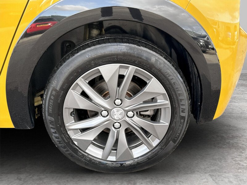 Used Peugeot E-208 2023 for sale - 77636852: Photo 38