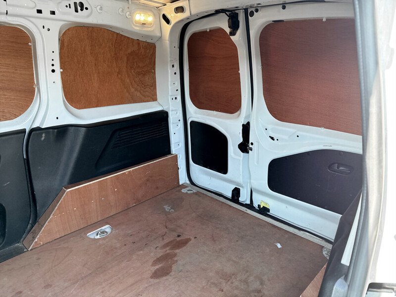 Used Peugeot Partner 2022 for sale - 76449180: Photo 22