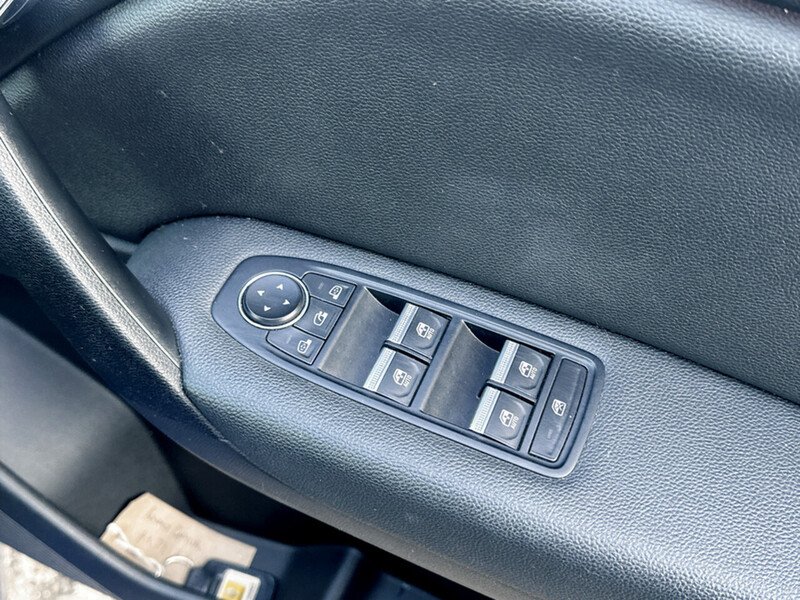 Used Renault Captur for sale - 77749189: Photo 13