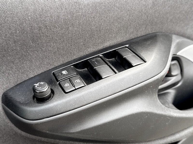 Used Mazda Mazda2 HYBRID 2023 for sale - 77805820: Photo 37