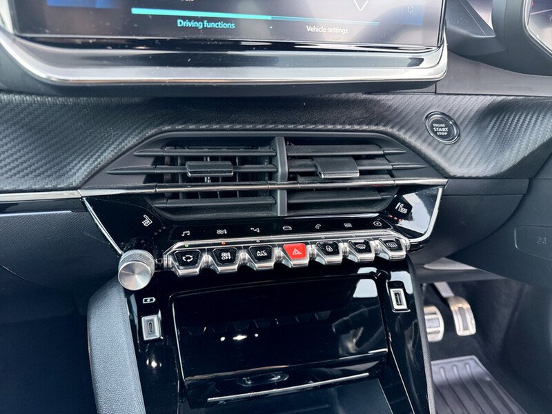 Used Peugeot 2008 2021 for sale - 77797365: Photo 13