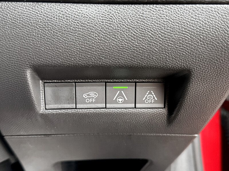 Used Peugeot E-208 2021 for sale - 77636860: Photo 37