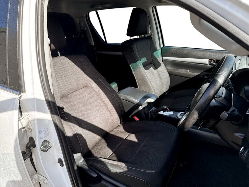 Used Toyota Hilux 2023 for sale - 78077250: Photo 32
