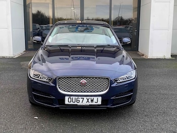 Used Jaguar XE 2017 for sale - 79314137: Photo