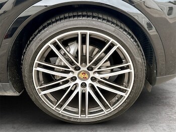 Used Porsche Cayenne 2019 for sale - 79252450: Photo