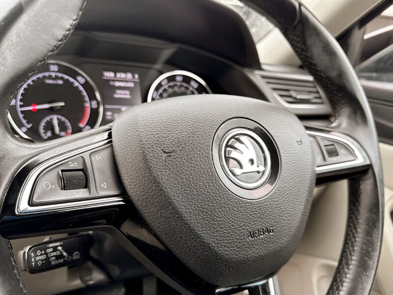 Used Skoda Superb 2017 for sale - 77902529: Photo 31