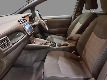 Used Nissan Leaf 2022 for sale - 77953540: Photo