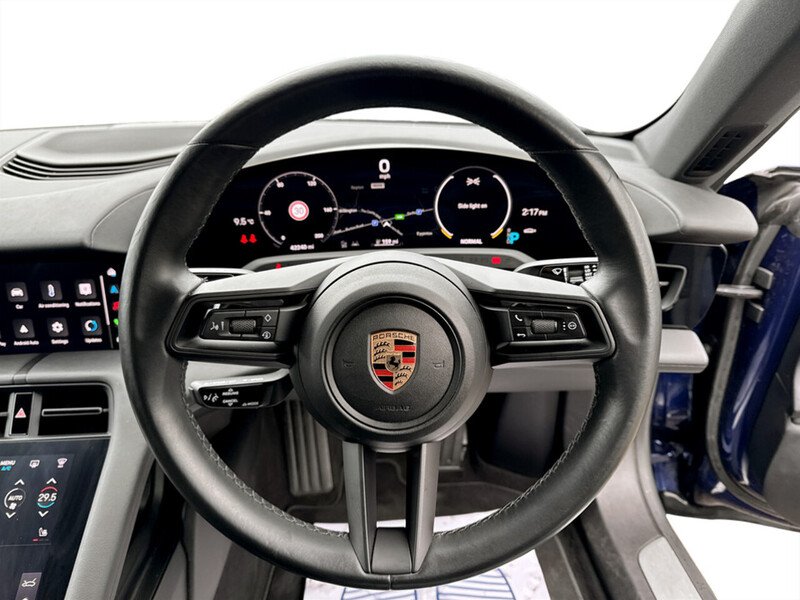 Used Porsche Taycan 2023 for sale - 77621972: Photo 10