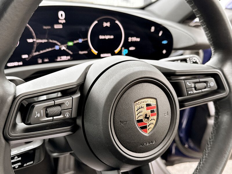 Used Porsche Taycan 2023 for sale - 77621972: Photo 9