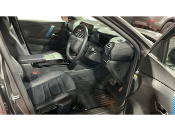 Used Citroen e-C4 2022 for sale - 77370252: Photo