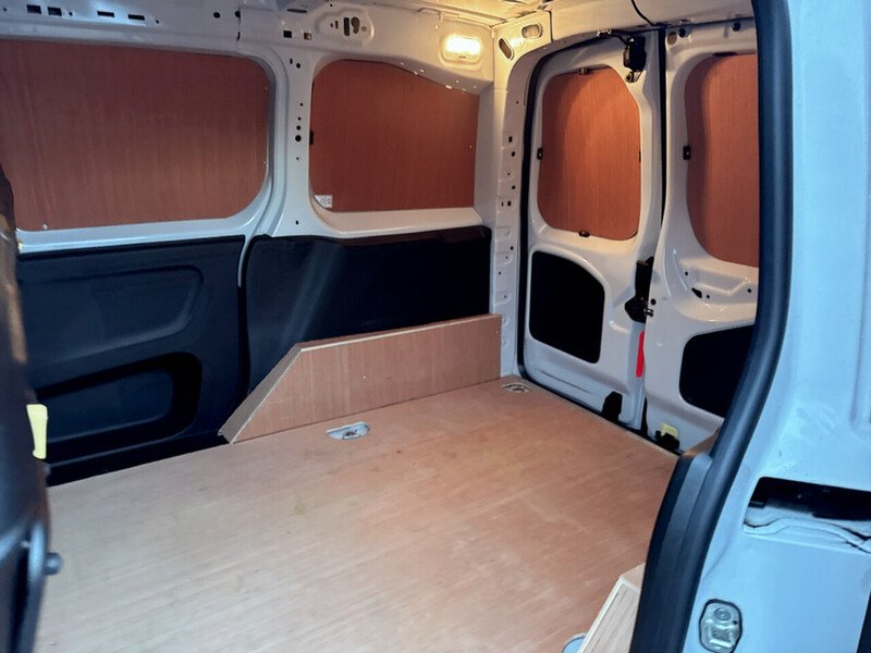 Used Peugeot Partner 2023 for sale - 76694328: Photo 29