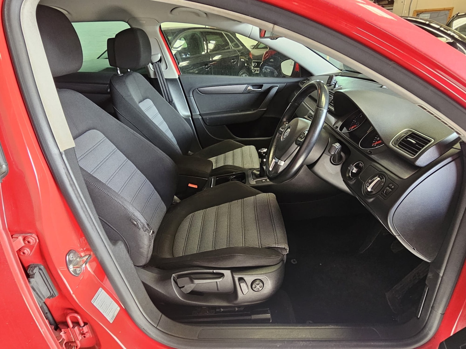 Used Volkswagen Passat 2011 for sale - 78025348: Photo 11