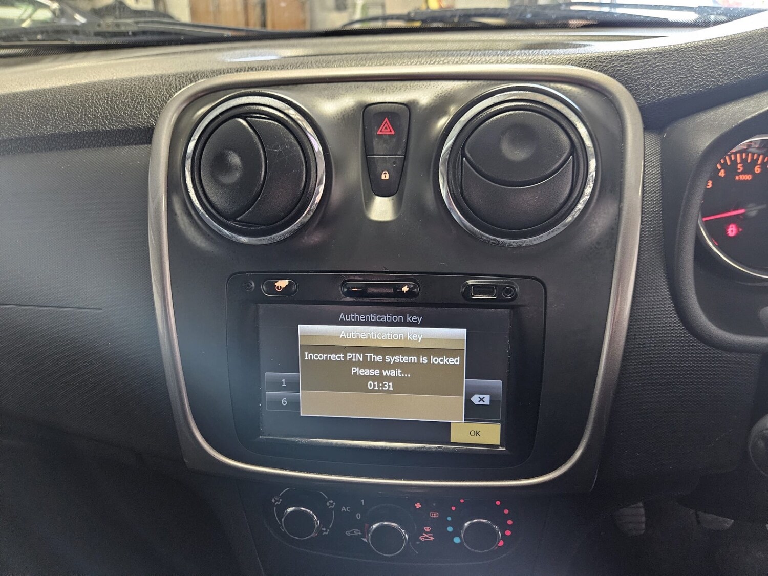 Used Dacia Sandero Stepway 2014 for sale - 78025522: Photo 13