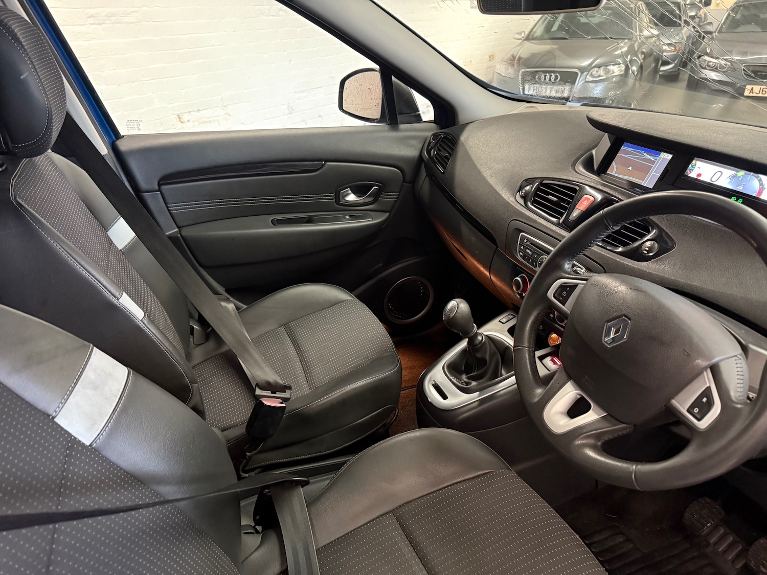 Used Renault Scenic 2011 for sale - 77522267: Photo 10