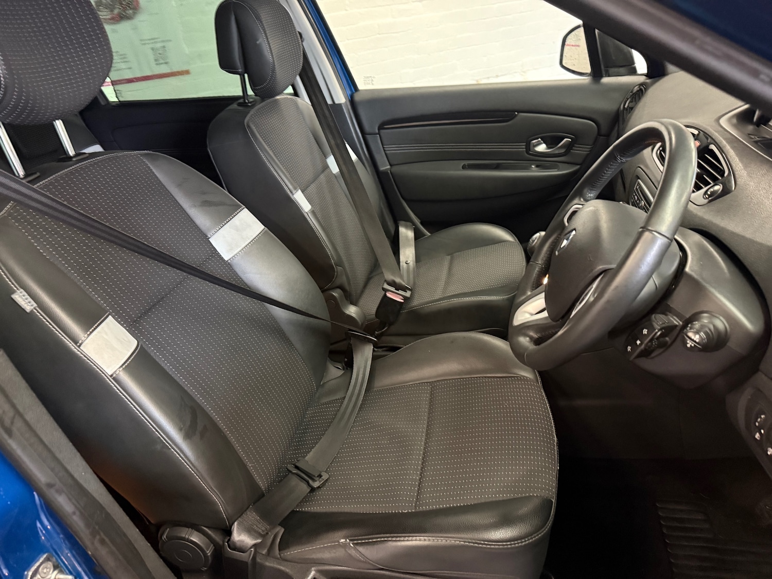 Used Renault Scenic 2011 for sale - 77522267: Photo 11