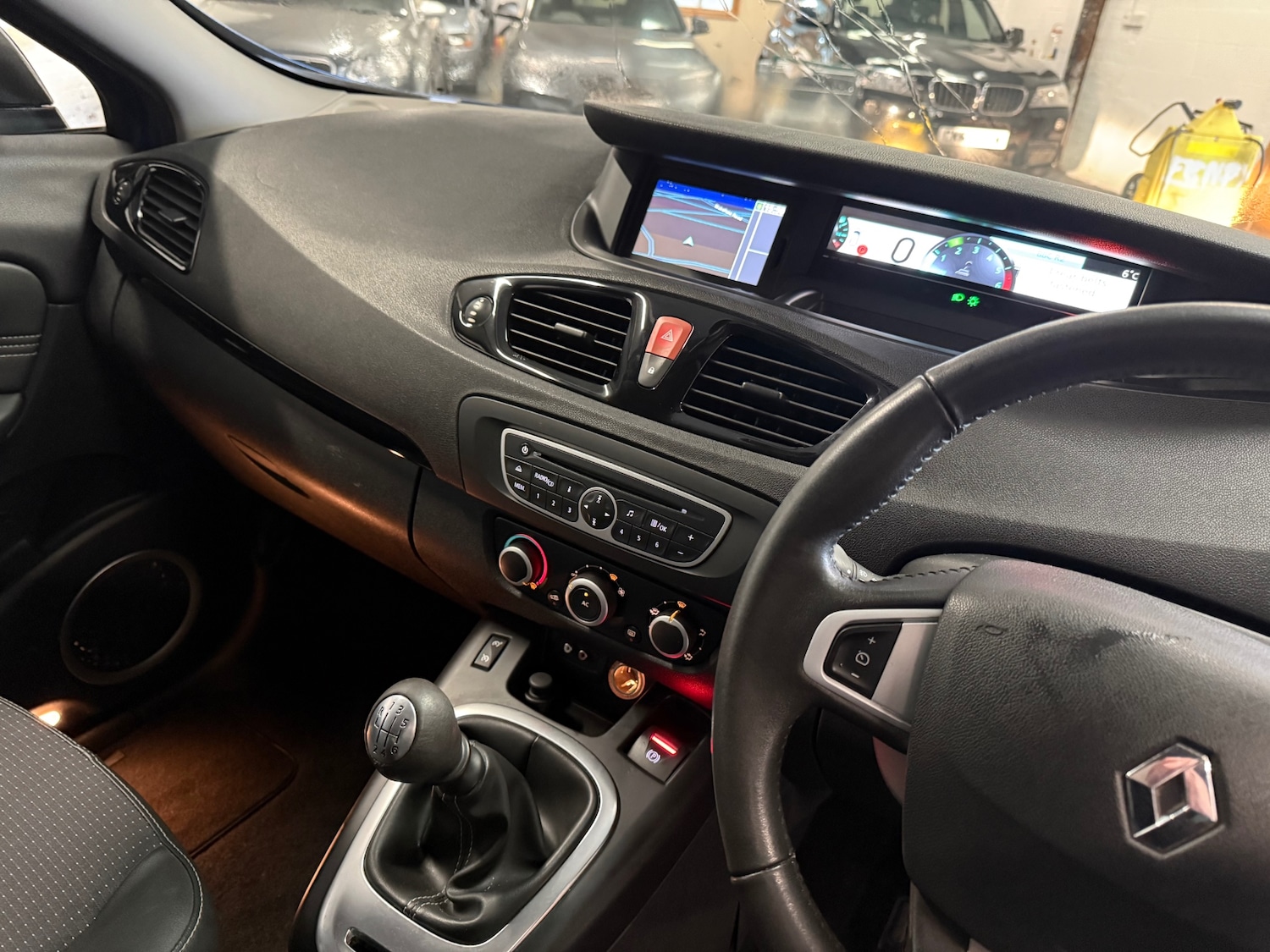 Used Renault Scenic 2011 for sale - 77522267: Photo 12