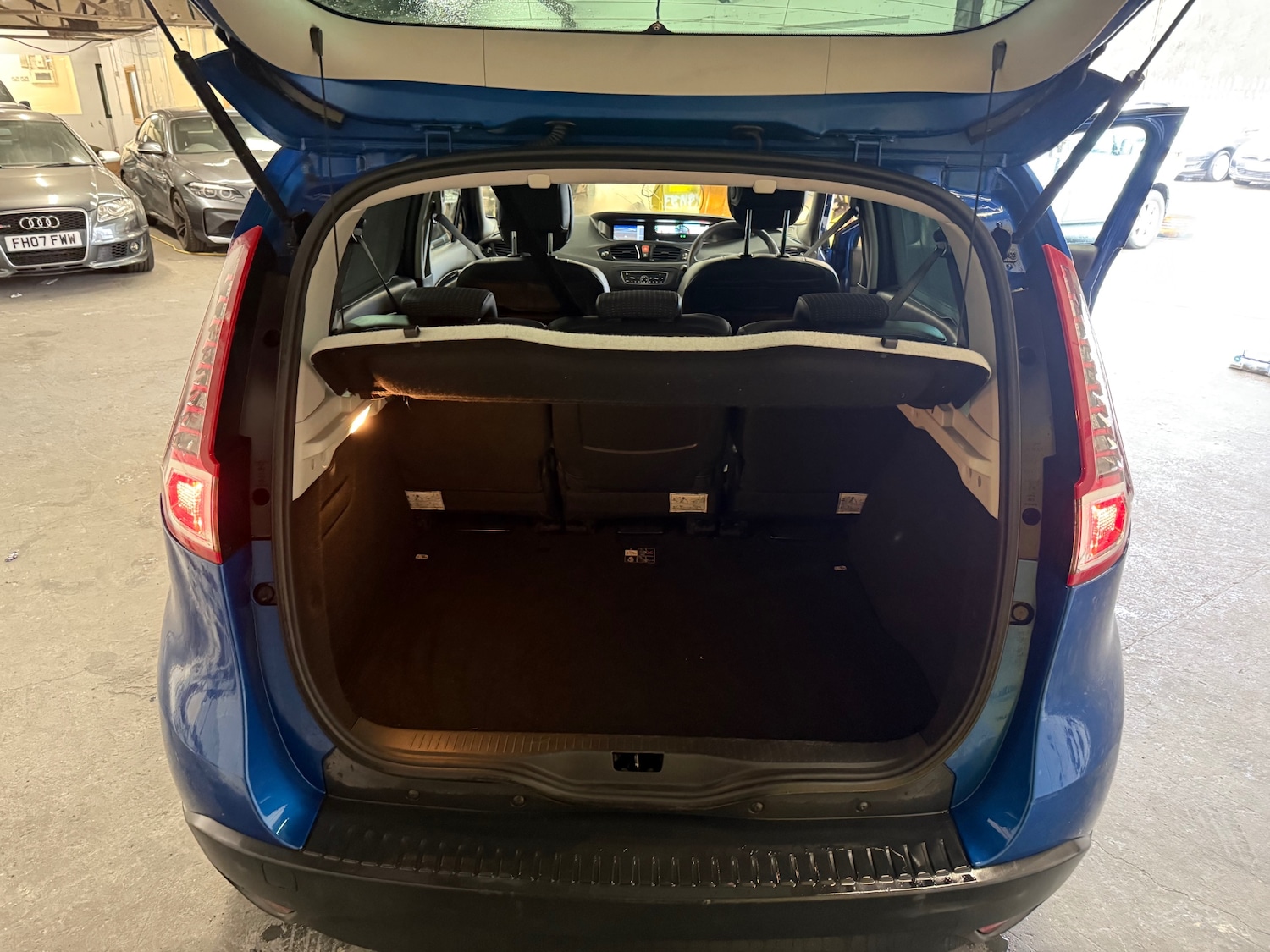 Used Renault Scenic 2011 for sale - 77522267: Photo 16