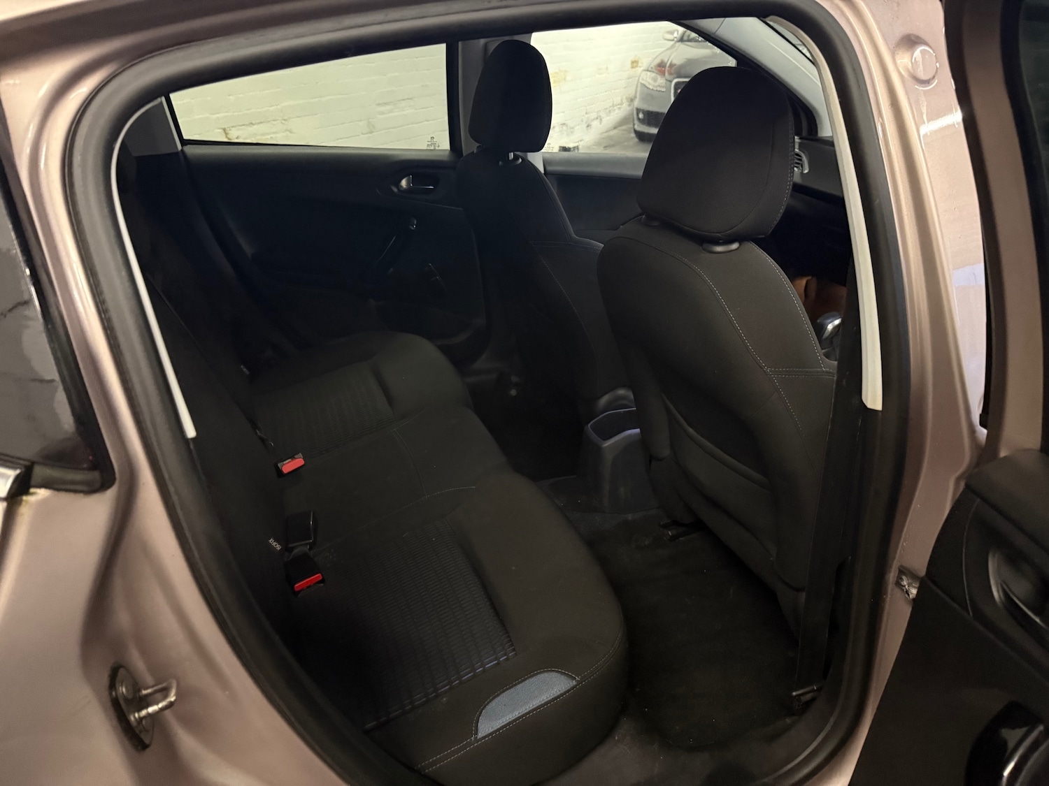 Used Peugeot 208 2012 for sale - 77141028: Photo 12