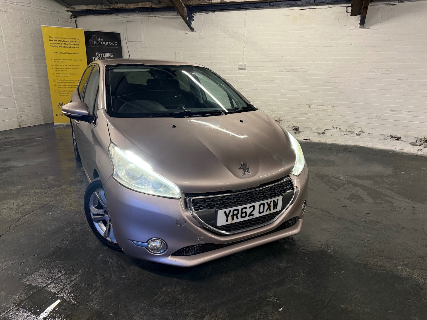 Used Peugeot 208 2012 for sale - 77141028: Photo 2