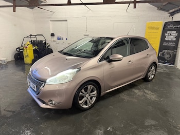 Used Peugeot 208 2012 for sale - 77141028: Photo
