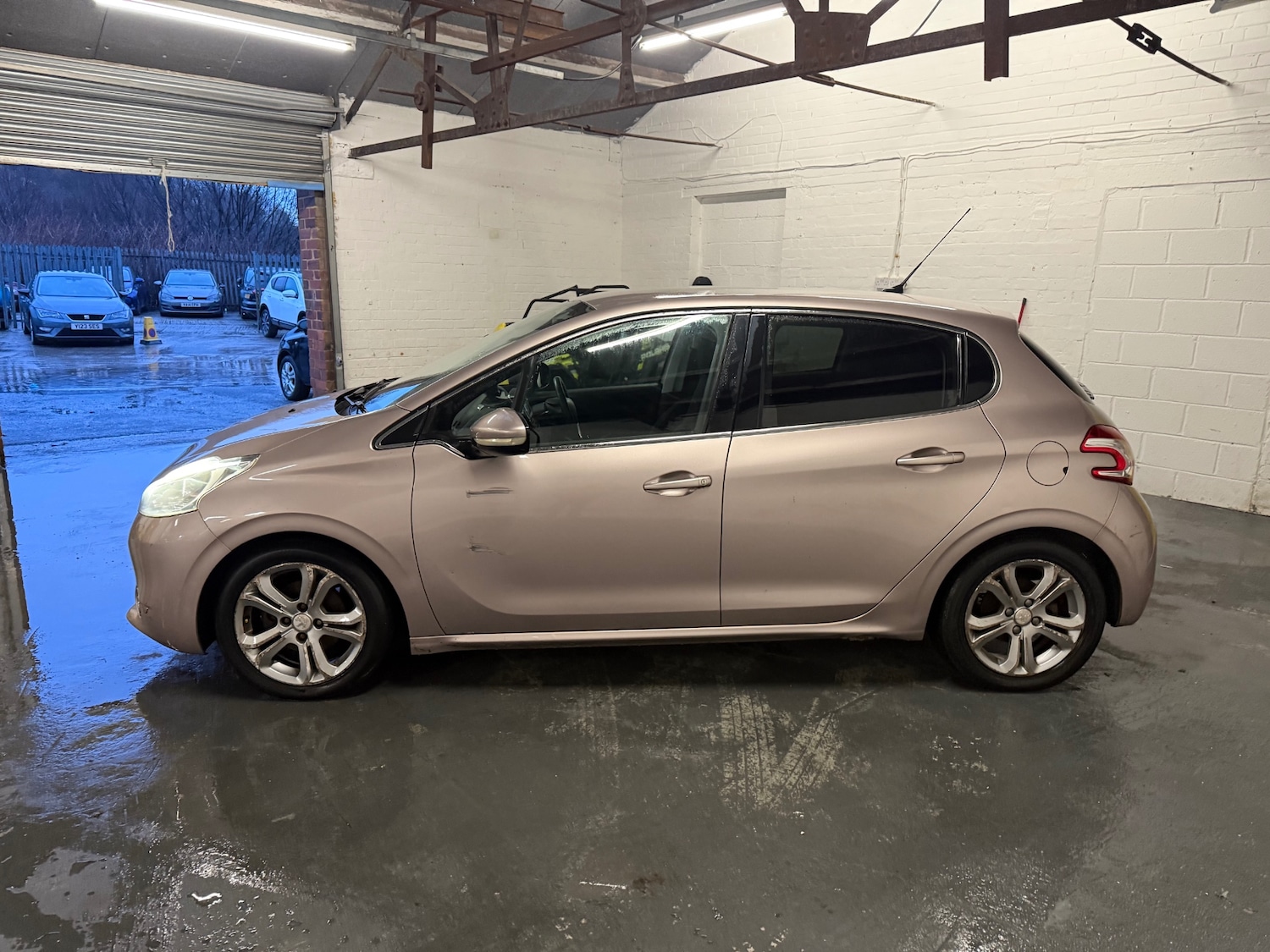 Used Peugeot 208 2012 for sale - 77141028: Photo 5