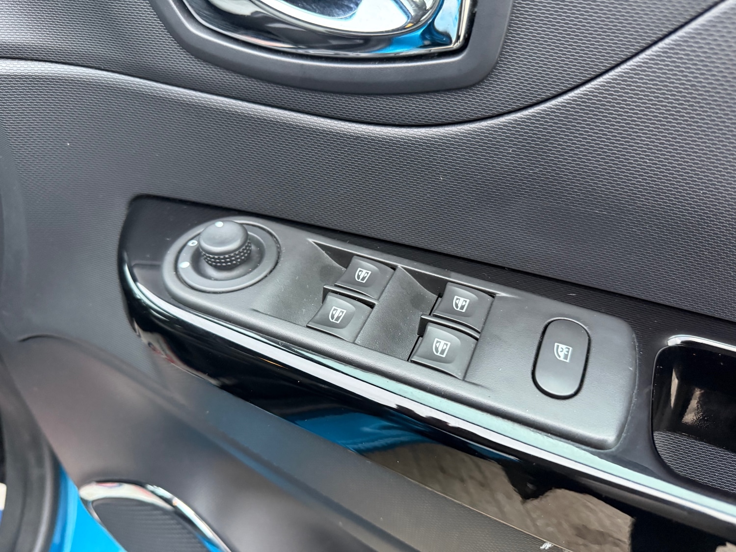 Used Renault Captur 2014 for sale - 77058454: Photo 18