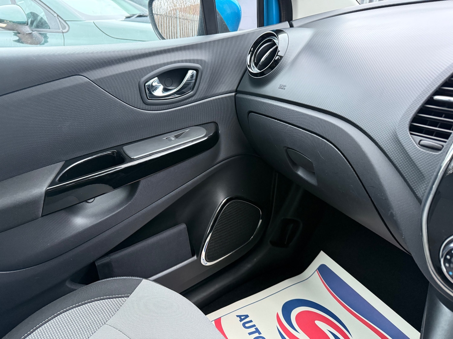 Used Renault Captur 2014 for sale - 77058454: Photo 32