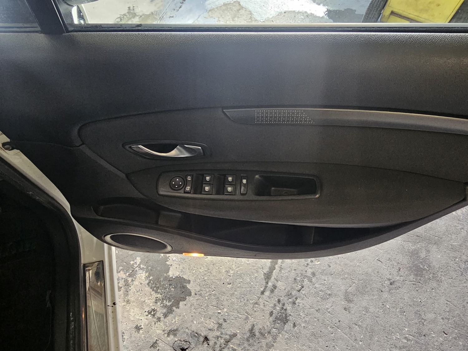 Used Renault Scenic 2010 for sale - 77141017: Photo 15