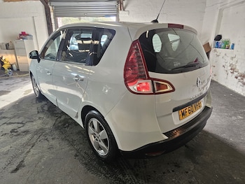 Used Renault Scenic 2010 for sale - 77141017: Photo